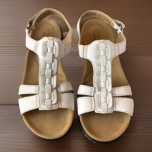 Clarks Collection Women’s White Leather Sandals Size 7M
